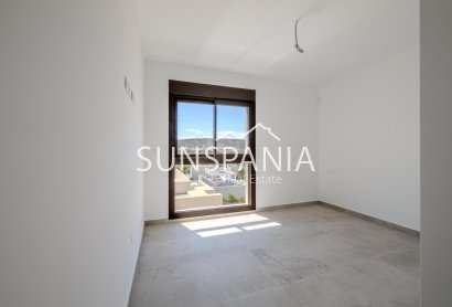 Obra nueva - Chalet -
Algorfa - La Finca Golf