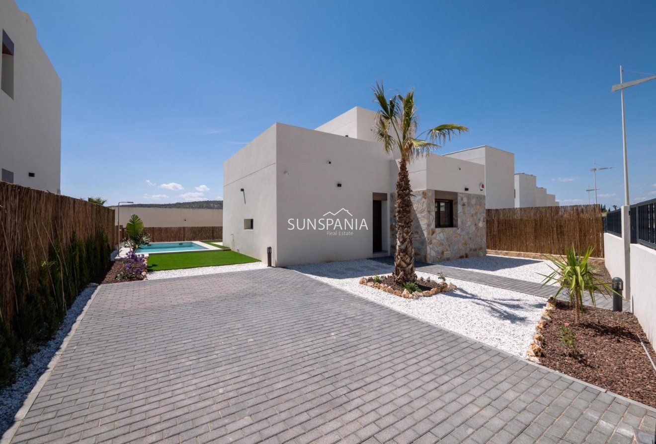 Obra nueva - Chalet -
Algorfa - La Finca Golf