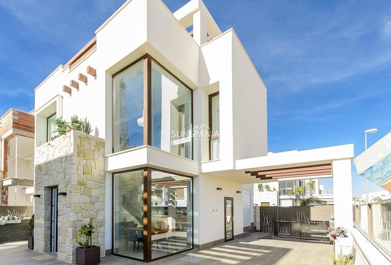 Obra nueva - Chalet -
Los Montesinos - La Herrada