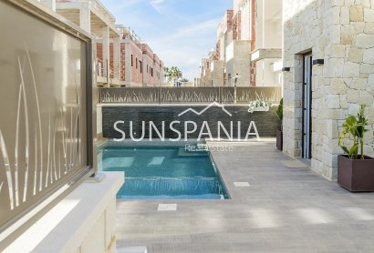 Obra nueva - Chalet -
Los Montesinos - La Herrada