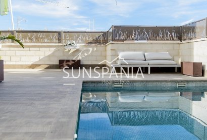 Obra nueva - Chalet -
Los Montesinos - La Herrada