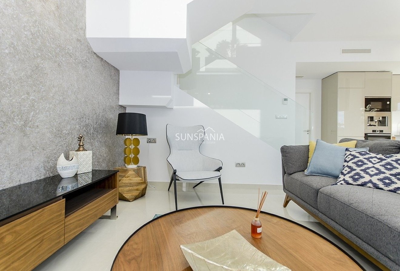 Obra nueva - Chalet -
Los Montesinos - La Herrada