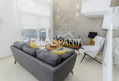Obra nueva - Chalet -
Los Montesinos - La Herrada