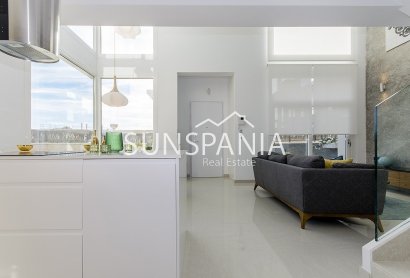 Obra nueva - Chalet -
Los Montesinos - La Herrada