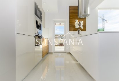 Obra nueva - Chalet -
Los Montesinos - La Herrada