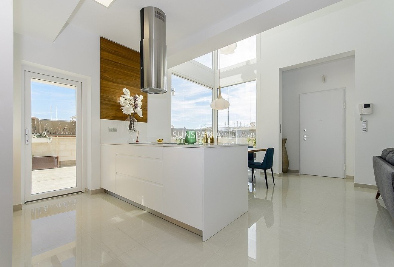 Obra nueva - Chalet -
Los Montesinos - La Herrada