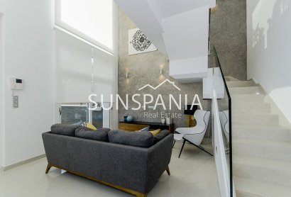Obra nueva - Chalet -
Los Montesinos - La Herrada
