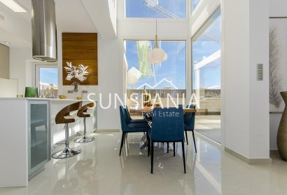 Obra nueva - Chalet -
Los Montesinos - La Herrada
