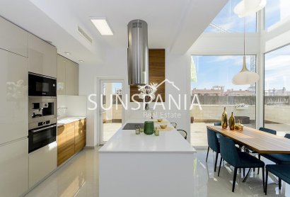 Obra nueva - Chalet -
Los Montesinos - La Herrada