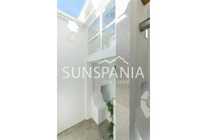 Obra nueva - Chalet -
Los Montesinos - La Herrada