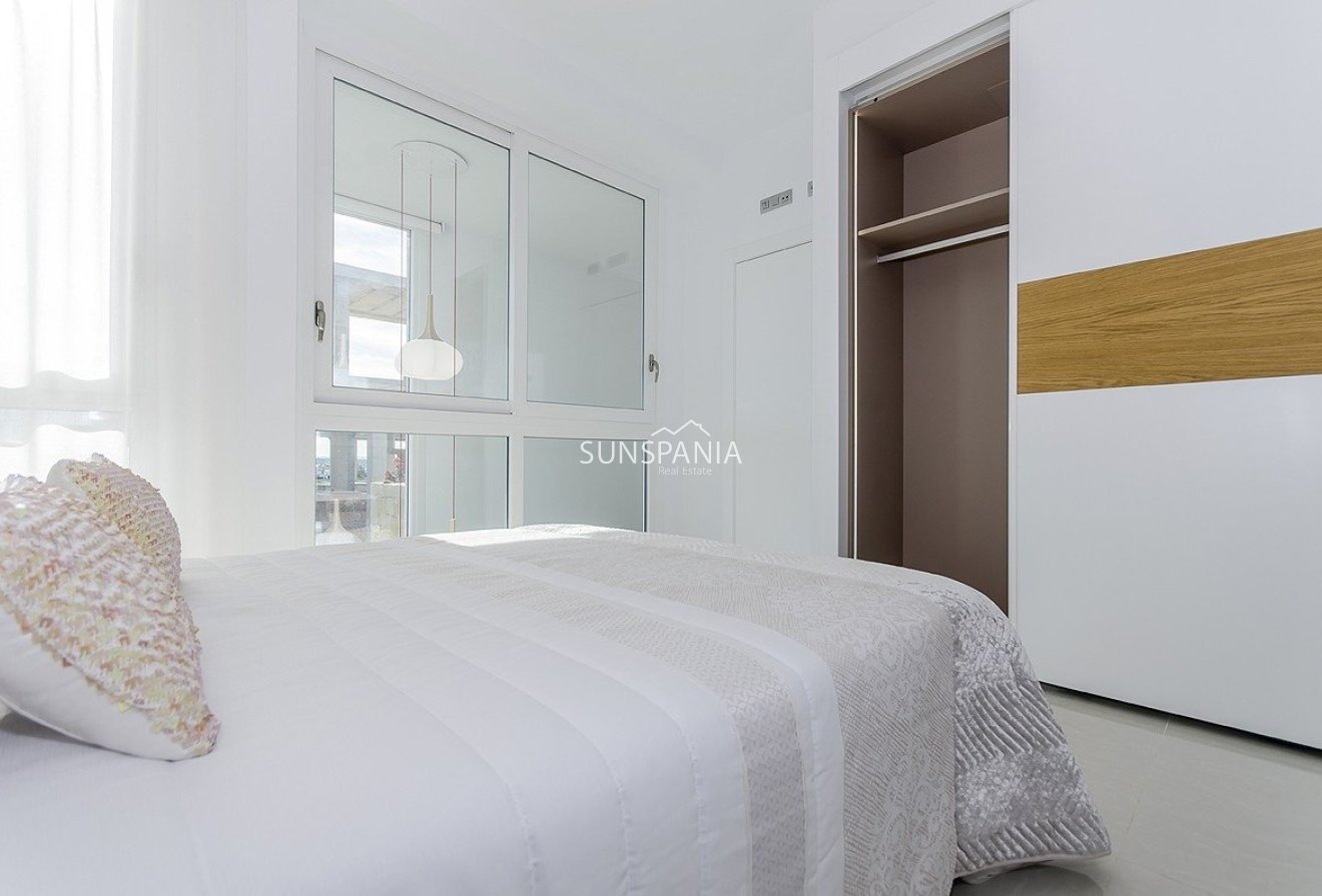 Obra nueva - Chalet -
Los Montesinos - La Herrada