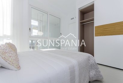 Obra nueva - Chalet -
Los Montesinos - La Herrada