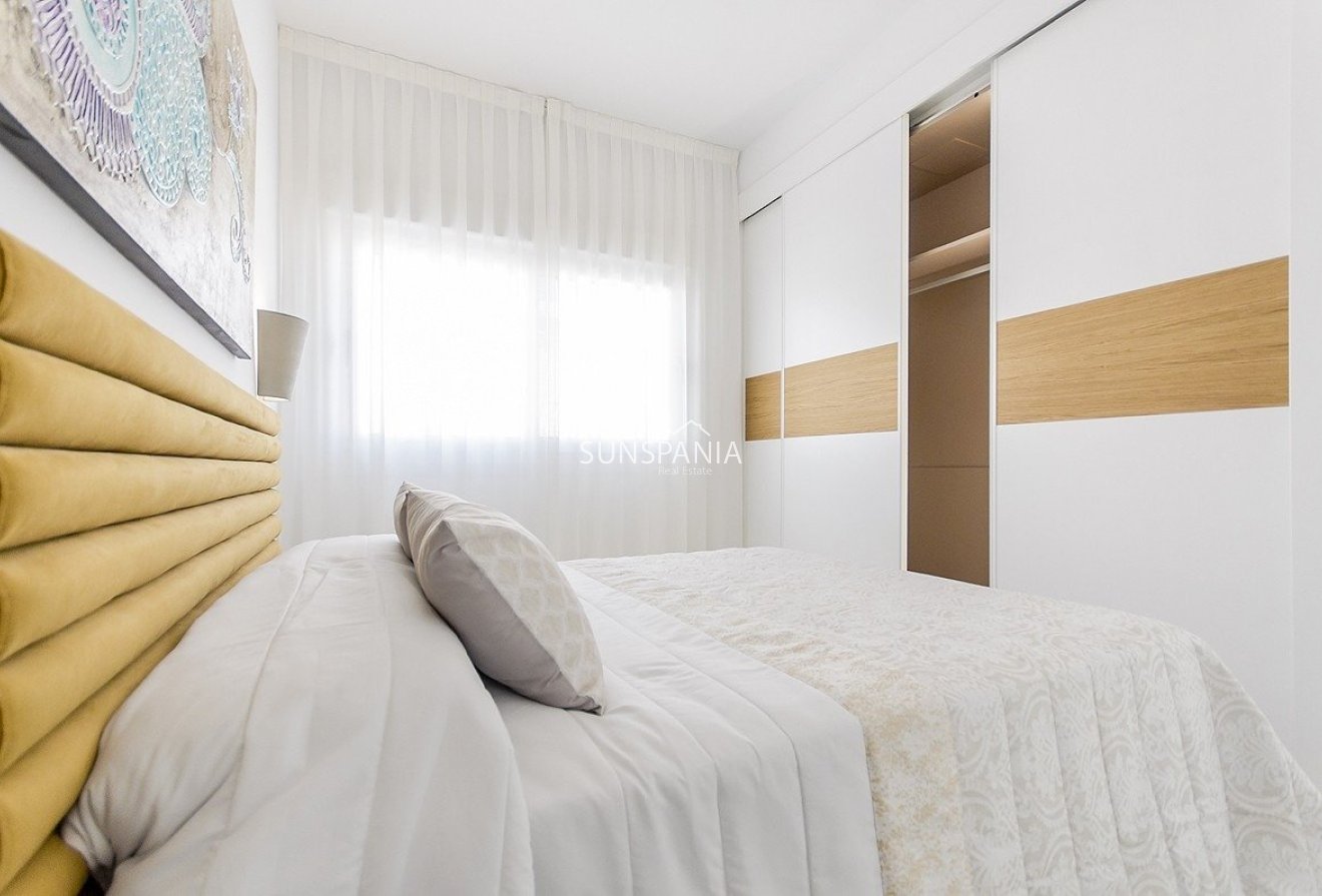 Obra nueva - Chalet -
Los Montesinos - La Herrada