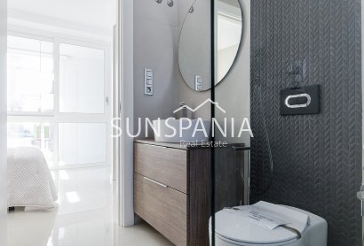 Obra nueva - Chalet -
Los Montesinos - La Herrada