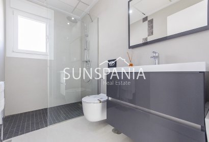 Obra nueva - Chalet -
Los Montesinos - La Herrada