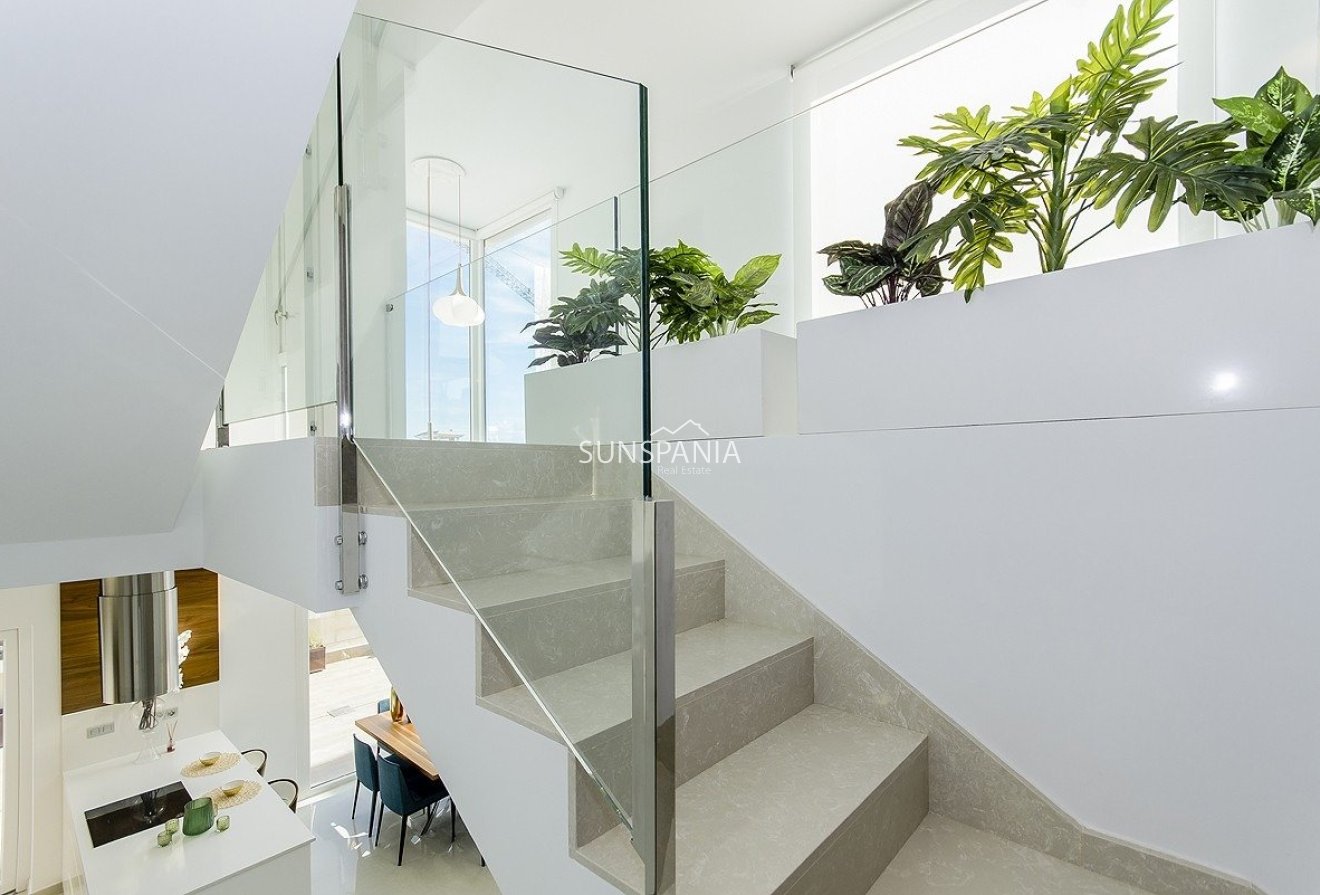 Obra nueva - Chalet -
Los Montesinos - La Herrada