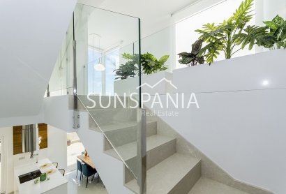 Obra nueva - Chalet -
Los Montesinos - La Herrada