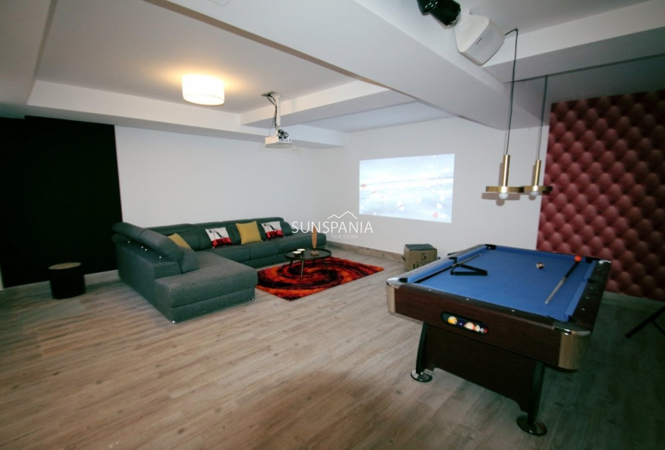 Obra nueva - Chalet -
Los Montesinos - La Herrada