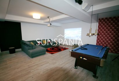 Obra nueva - Chalet -
Los Montesinos - La Herrada