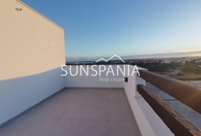Obra nueva - Chalet -
Los Montesinos - La Herrada