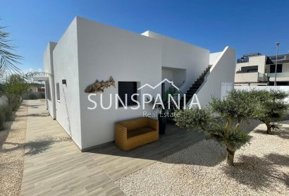Obra nueva - Chalet -
Rafal - polideportivo