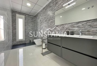 Obra nueva - Chalet -
Rafal - polideportivo