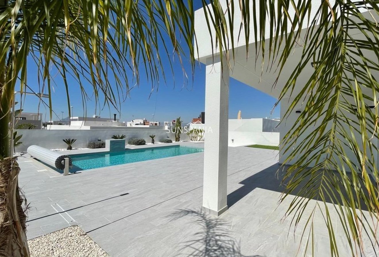 Obra nueva - Chalet -
Rafal - polideportivo