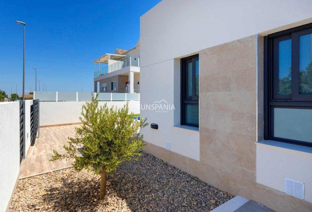 Obra nueva - Quad House -
Daya Nueva - Centro