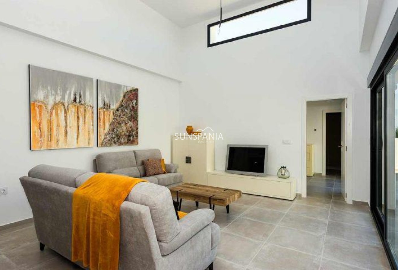 Obra nueva - Quad House -
Daya Nueva - Centro