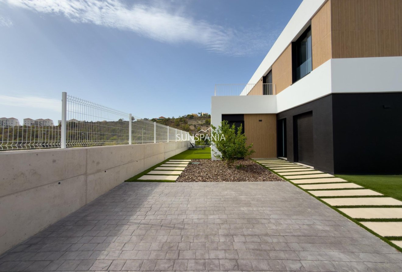Obra nueva - Chalet -
Finestrat - Campana Garden