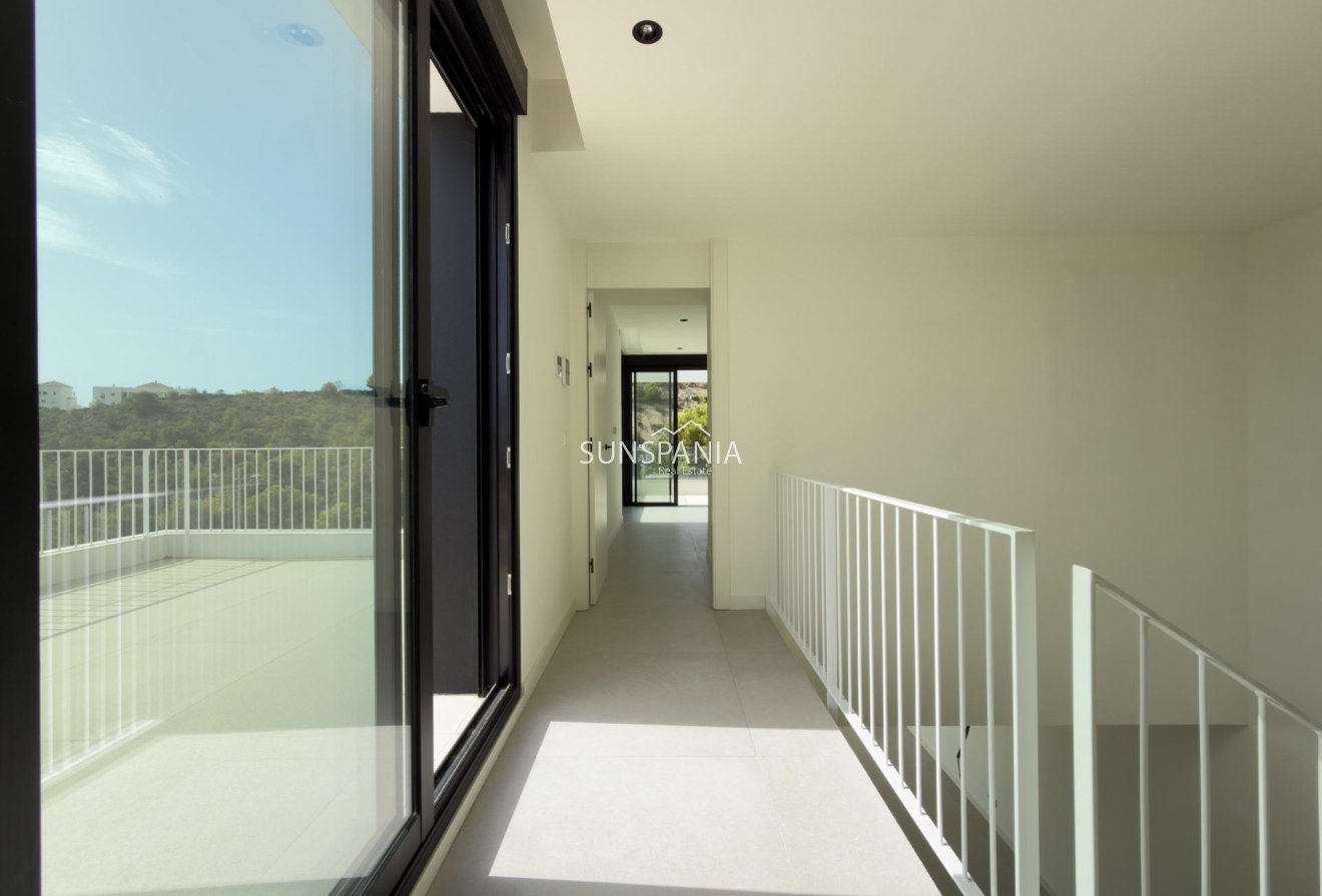 Obra nueva - Chalet -
Finestrat - Campana Garden