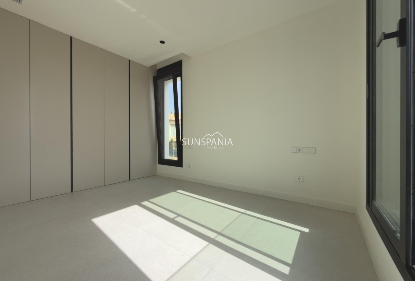 Obra nueva - Chalet -
Finestrat - Campana Garden