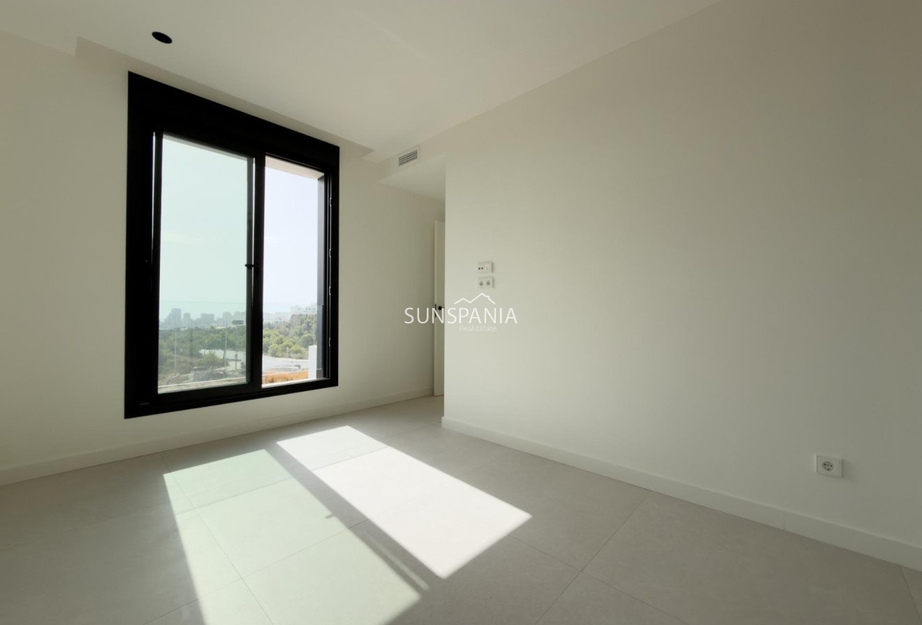 Obra nueva - Chalet -
Finestrat - Campana Garden