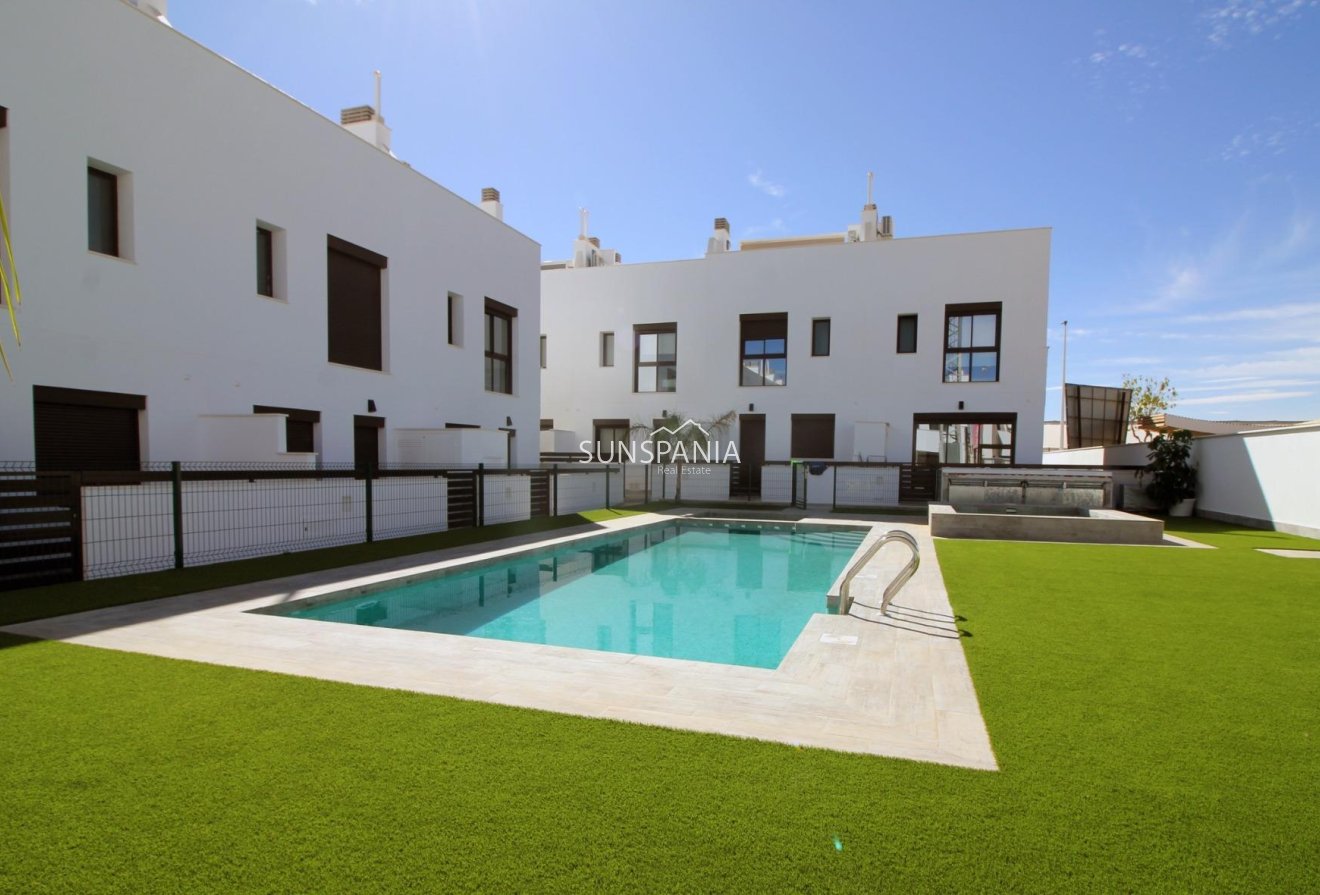 Obra nueva - Chalet -
Pilar de la Horadada - El Pilar de la Horadada
