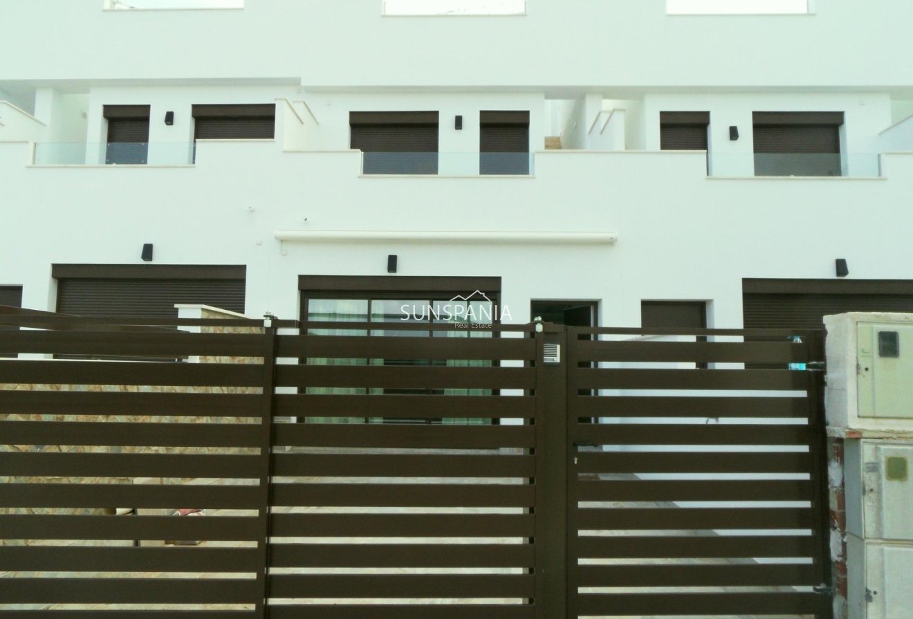 Obra nueva - Chalet -
Pilar de la Horadada - El Pilar de la Horadada