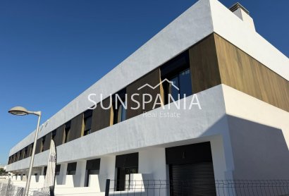 Obra nueva - Chalet -
Pilar de la Horadada - pueblo