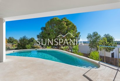 Obra nueva - Chalet -
Orihuela - Las Colinas Golf