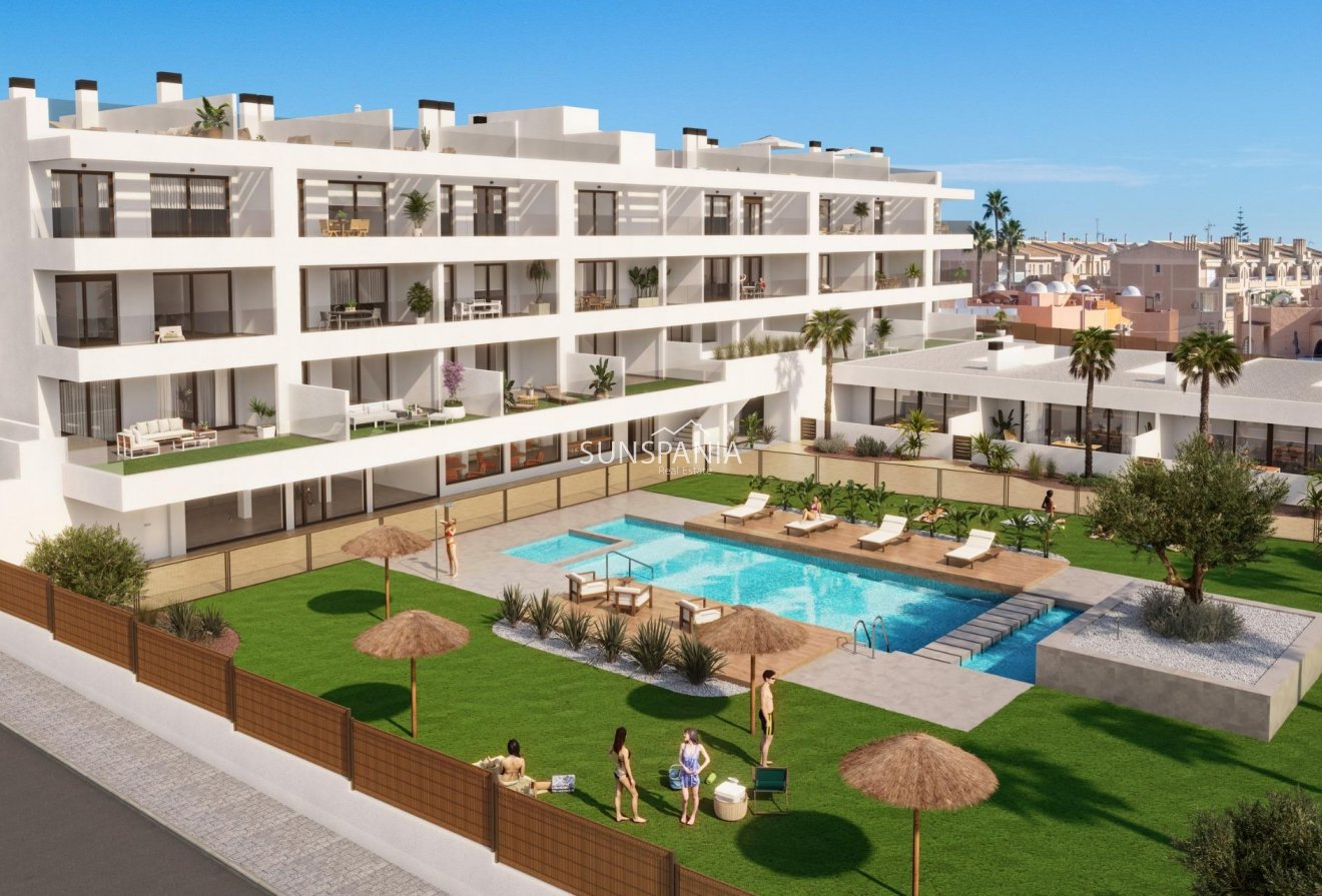 Obra nueva - Adosado -
Torrevieja - Los Frutales