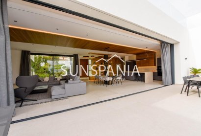 Obra nueva - Chalet -
Alfas del Pí - Albir