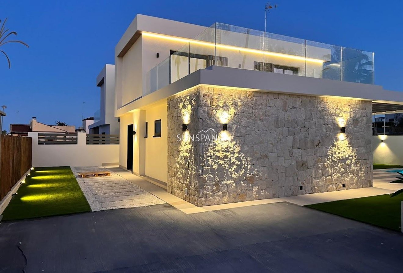 Nouvelle construction - Maison de ville -
Orihuela Costa - Montezenia