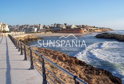 Obra nueva - Casa adosada -
Orihuela Costa - Las Filipinas