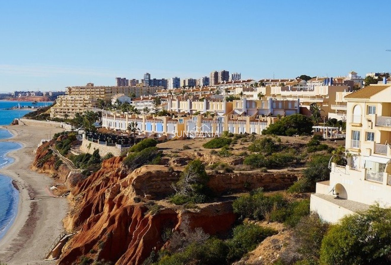 Obra nueva - Casa adosada -
Orihuela Costa - Las Filipinas