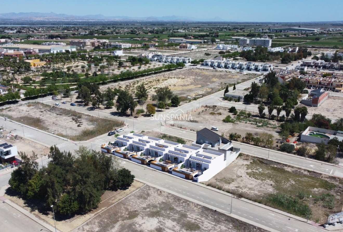 Nouvelle construction - Maison indépendante -
Dolores - polideportivo