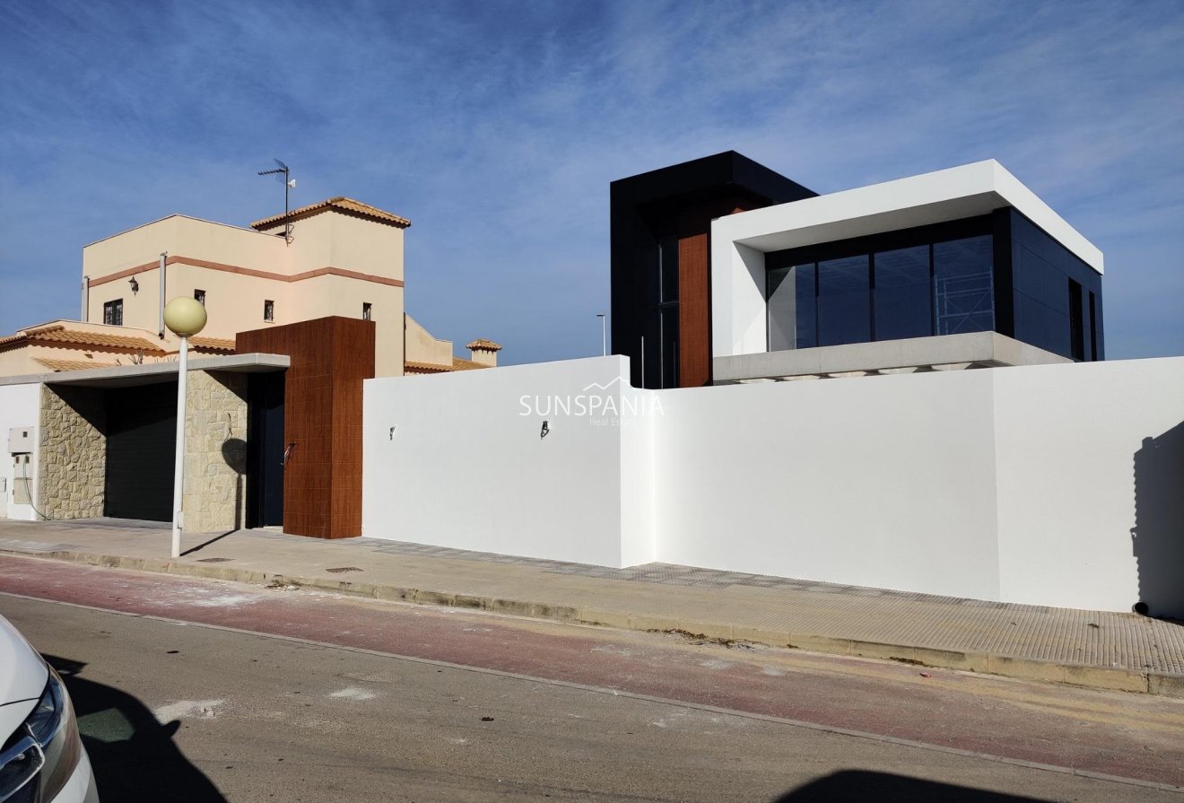 Obra nueva - Chalet -
Orihuela Costa - La Zenia