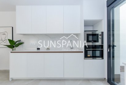 Obra nueva - Apartamento / piso -
San Miguel de Salinas - Urbanizaciones