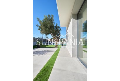 Obra nueva - Chalet -
San Juan Alicante - La Font