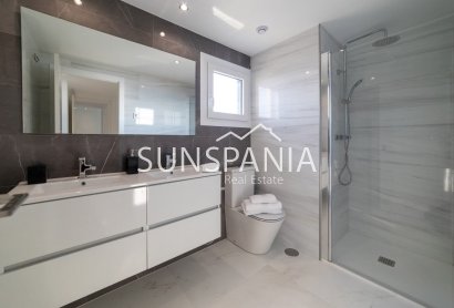 Nouvelle construction - Apartment -
Torrevieja - Punta Prima