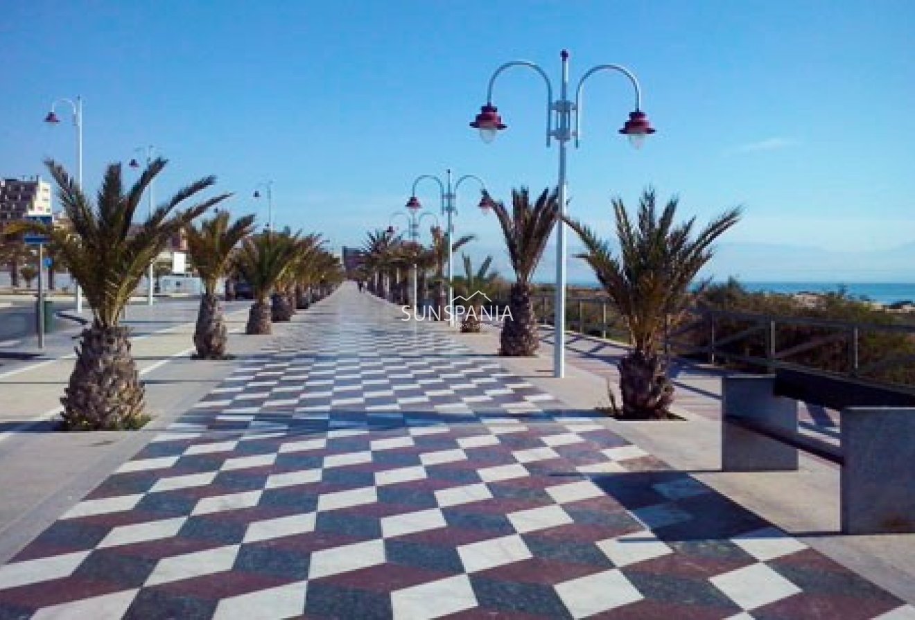 Obra nueva - Adosado -
Gran Alacant - Centro Comercial Ga