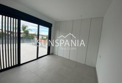 Obra nueva - Casa adosada -
Orihuela Costa - Montezenia