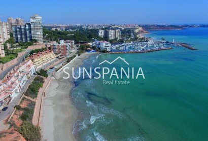 Obra nueva - Apartamento / piso -
Orihuela Costa - Campoamor